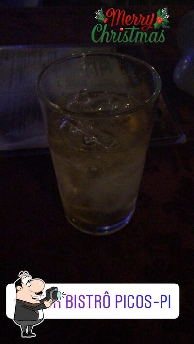 Desfrute de um drinque no Empório Beer