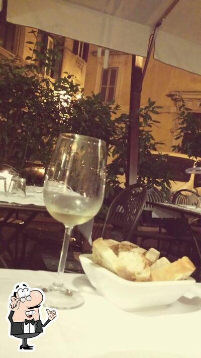 Dai un'occhiata agli interni di Jeliel